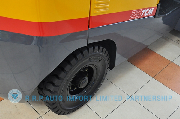 ขายรถโฟล์คลิฟท์มือสอง TCM รุ่น FHD25I3A-2Z500319  ราคา 445,000 บาท นำเข้าจากประเทศญี่ปุ่น 100\% ไม่เคยใช้งานในประเทศไทย