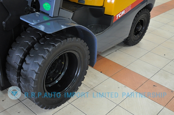 ขายรถโฟล์คลิฟท์มือสอง TCM รุ่น FHD25I3A-2Z500319  ราคา 445,000 บาท นำเข้าจากประเทศญี่ปุ่น 100\% ไม่เคยใช้งานในประเทศไทย