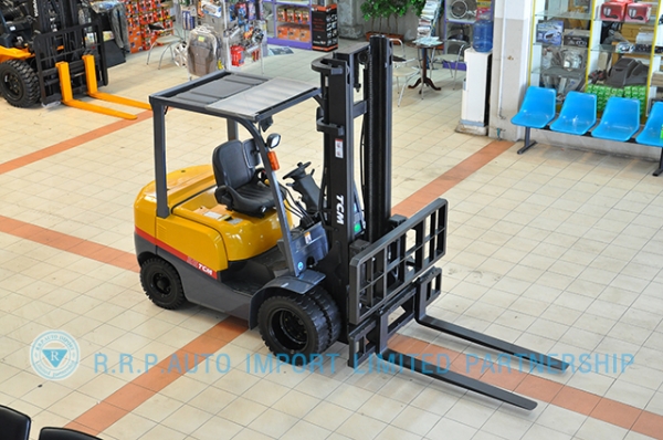 ขายรถโฟล์คลิฟท์มือสอง TCM รุ่น FHD25I3A-2Z500319  ราคา 445,000 บาท นำเข้าจากประเทศญี่ปุ่น 100\% ไม่เคยใช้งานในประเทศไทย