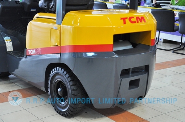 ขายรถโฟล์คลิฟท์มือสอง TCM รุ่น FHD25I3A-2Z500319  ราคา 445,000 บาท นำเข้าจากประเทศญี่ปุ่น 100\% ไม่เคยใช้งานในประเทศไทย