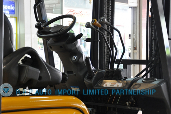 ขายรถโฟล์คลิฟท์มือสอง TCM รุ่น FHD25I3A-2Z500319  ราคา 445,000 บาท นำเข้าจากประเทศญี่ปุ่น 100\% ไม่เคยใช้งานในประเทศไทย