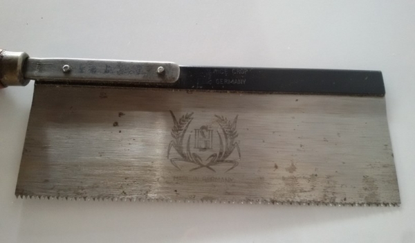 ขายเลื่อยตรารวงข้าวMade in Germany.เก่าด้ามไม้สวยคลาสลิกฟันคม