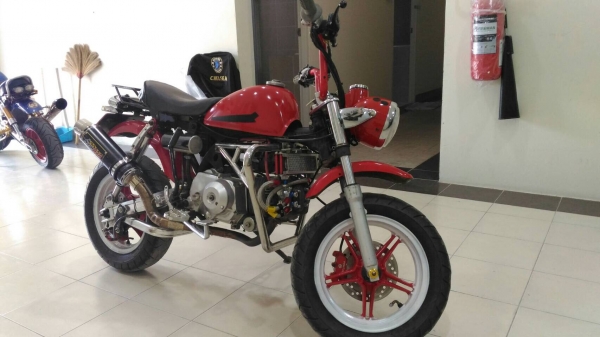 มั้งกี้ สีแดง