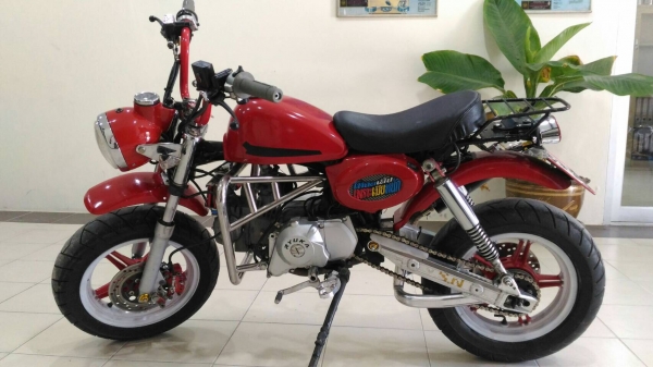 มั้งกี้ สีแดง