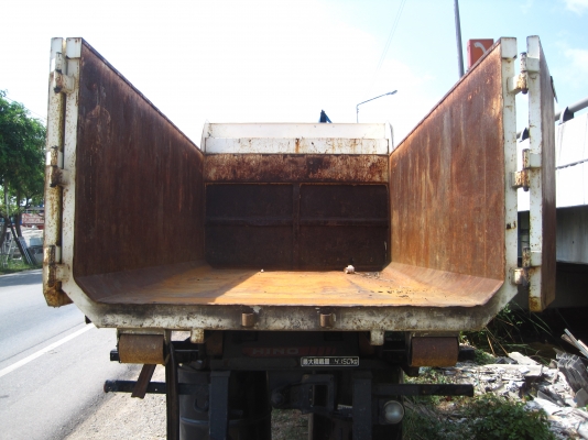 กระบะ6ล้อ