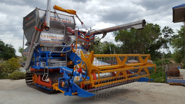 ขายรถเกี่ยวข้าววรพจน์การช่าง