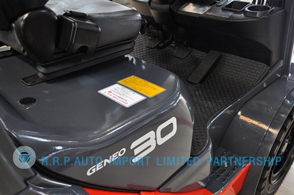 ขายรถโฟล์คลิฟท์มือสอง TOYOTA รุ่น 8FD30-10562 ราคา 585,000 บาท นำเข้าจากประเทศญี่ปุ่น 100\% ไม่เคยใช้งานในไทย