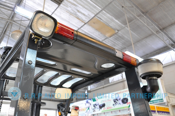 ขายรถโฟล์คลิฟท์มือสอง TOYOTA รุ่น 8FD30-10562 ราคา 585,000 บาท นำเข้าจากประเทศญี่ปุ่น 100\% ไม่เคยใช้งานในไทย