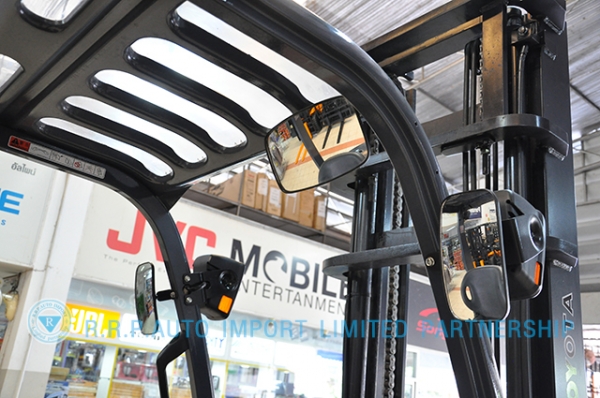 ขายรถโฟล์คลิฟท์มือสอง TOYOTA รุ่น 8FD30-10562 ราคา 585,000 บาท นำเข้าจากประเทศญี่ปุ่น 100\% ไม่เคยใช้งานในไทย