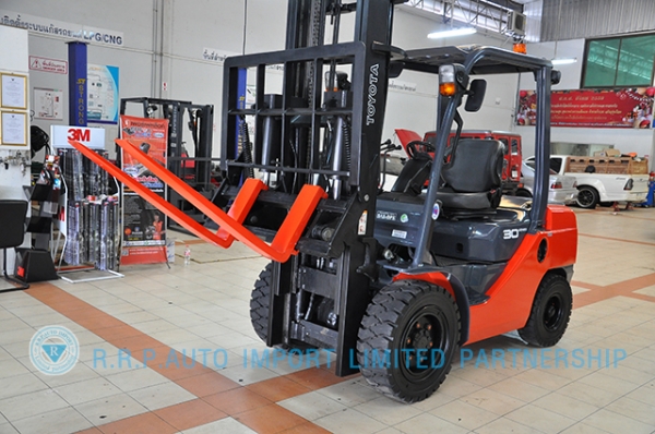 ขายรถโฟล์คลิฟท์มือสอง TOYOTA รุ่น 8FD30-10562 ราคา 585,000 บาท นำเข้าจากประเทศญี่ปุ่น 100\% ไม่เคยใช้งานในไทย