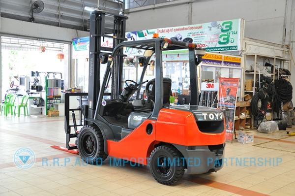 ขายรถโฟล์คลิฟท์มือสอง TOYOTA รุ่น 8FD30-10562 ราคา 585,000 บาท นำเข้าจากประเทศญี่ปุ่น 100\% ไม่เคยใช้งานในไทย