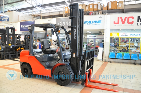 ขายรถโฟล์คลิฟท์มือสอง TOYOTA รุ่น 8FD30-10562 ราคา 585,000 บาท นำเข้าจากประเทศญี่ปุ่น 100\% ไม่เคยใช้งานในไทย