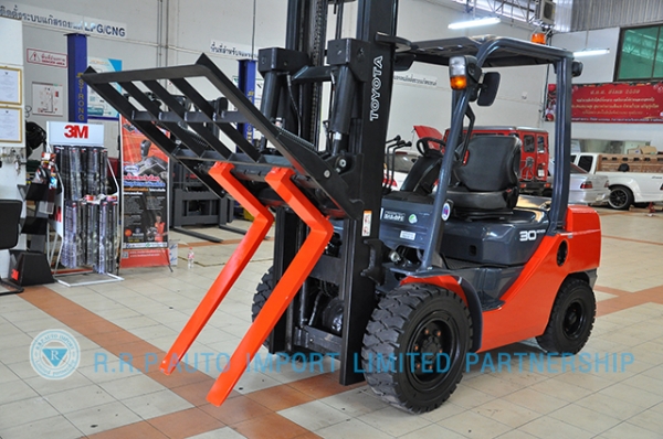 ขายรถโฟล์คลิฟท์มือสอง TOYOTA รุ่น 8FD30-10562 ราคา 585,000 บาท นำเข้าจากประเทศญี่ปุ่น 100\% ไม่เคยใช้งานในไทย