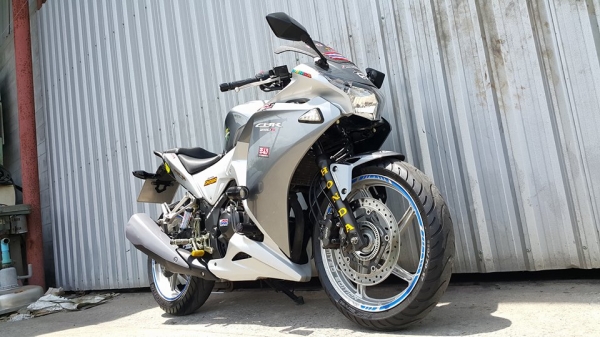 CBR250 ABS 2011 วิ่งน้อย สภาพสวยพร้อมใช้ ต่อรองราคาได้ครับ