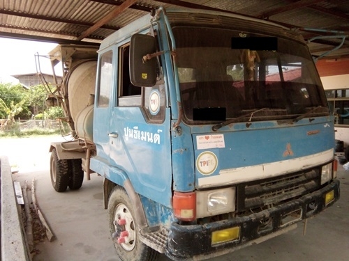 รถโม่ปูน 2.5 คิว