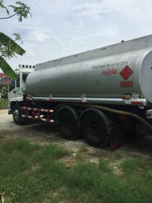 10 ล้อ บรรทุกน้ำมัน ยี่ห้อ ISUZU   195 แรงม้า  ปีจดทะเบียน 2541