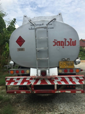 10 ล้อ บรรทุกน้ำมัน ยี่ห้อ ISUZU   195 แรงม้า  ปีจดทะเบียน 2541