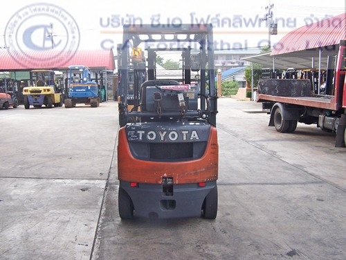 ขายรถ โฟล์คลิฟท์ TOYOTA รุ่น 8FGL15