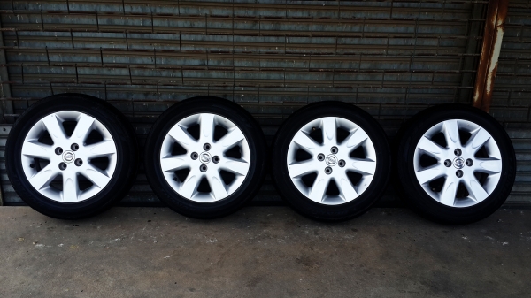 ล้อ Nissan March ขอบ 15 4รู100 พร้อมยาง