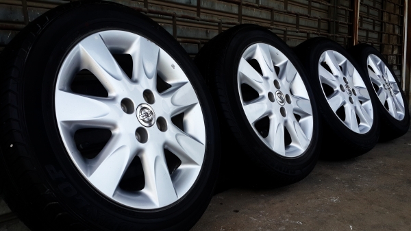 ล้อ Nissan March ขอบ 15 4รู100 พร้อมยาง