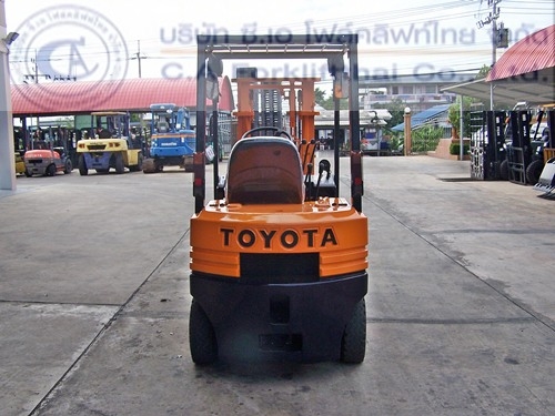 ขายรถ โฟล์คลิฟท์ TOYOTA รุ่น 5FD15
