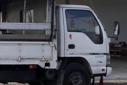 หกล้อ อีซูชุ NQR150ปี51ช่วงยาว5.50ม สภาพดีสวยบางเดิม มีหลังคา"รับส่ง-พนังาน รถไม่เคยบรรทุกหนัก เล่มทะเบียนพร้อมโอน หกล้อ อีซูชุ NQR150ปี51ช่วงยาว5.50ม สภาพดีสวยบางเดิม มีหลังคา"รับส่ง-พนังาน รถไม่เคยบรรทุกหนัก เล่มทะเบียนพร้อมโอน