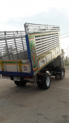 บรรทุก6ล้อฮีโน195แรงม้าดั้มเกษตร