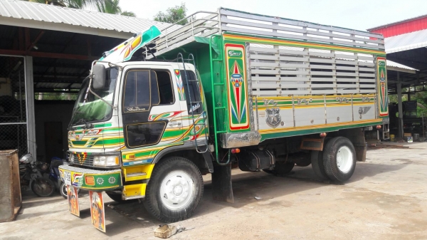 บรรทุก6ล้อฮีโน195แรงม้าดั้มเกษตร