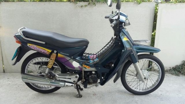 ขาย kawasaki cheer สตาร์ทมือ สตาทเท้าปกติ สตาทมือ ปกติ ระบบเครื่องไม่มีดัง คลัชไม่มีหอน ระบบไฟใช้ได้ทุกอย่าง เล่มครบ มะเบียนไม่ขาด รถใช้งานปกติครับ ขี่กลับได้เลบ ติดต่อได้ที่เบอ 0891123302 line progressdui