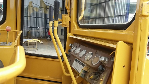 CATERPILLAR รุ่น D3B ใบมีดปรับได้ 6 ทิศ