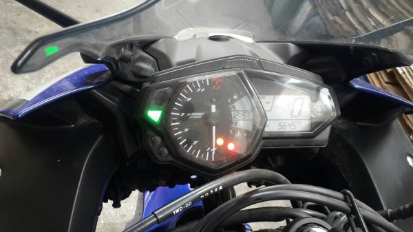 ขาย Yamaha R3 ปี 58 ปลายปี วิ่งน้อย เครื่องดี สีสวย เล่มพร้อมชุดโอน