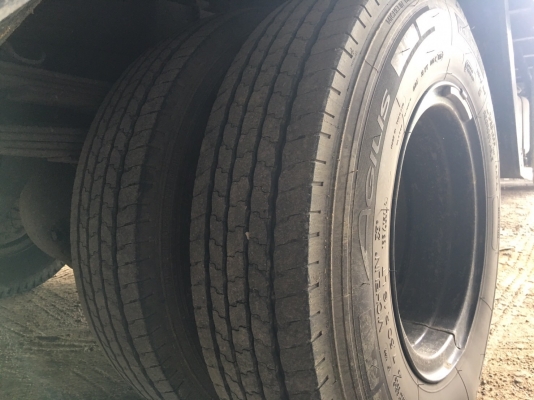 รถอีซูซุ 6 ล้อ ( ตู้แห้ง ) 150 แรงม้า. ปี 53.  ( รถวิ่ง 15x,xxx กม. )    สนใจติดต่อ  081 - 6079515