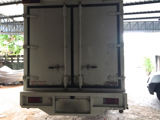 รถอีซูซุ 6 ล้อ ( ตู้แห้ง ) 150 แรงม้า. ปี 53.  ( รถวิ่ง 15x,xxx กม. )    สนใจติดต่อ  081 - 6079515