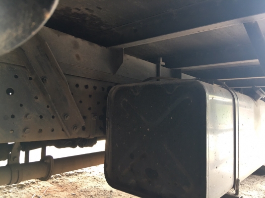 รถอีซูซุ 6 ล้อ ( ตู้แห้ง ) 150 แรงม้า. ปี 53.  ( รถวิ่ง 15x,xxx กม. )    สนใจติดต่อ  081 - 6079515