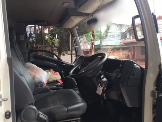 รถอีซูซุ 6 ล้อ ( ตู้แห้ง ) 150 แรงม้า. ปี 53.  ( รถวิ่ง 15x,xxx กม. )    สนใจติดต่อ  081 - 6079515