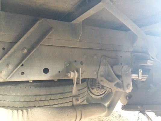 รถอีซูซุ 6 ล้อ ( ตู้แห้ง ) 150 แรงม้า. ปี 53.  ( รถวิ่ง 15x,xxx กม. )    สนใจติดต่อ  081 - 6079515