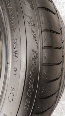 Michelin Pilot Preceda 245/45 R17