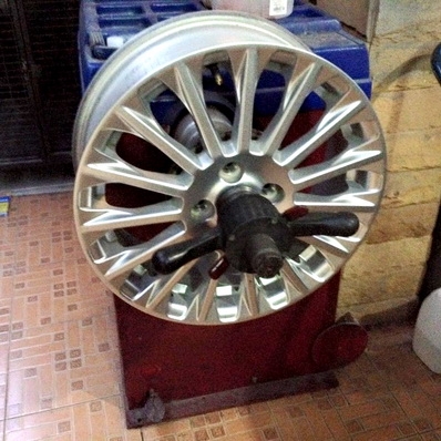 ล้อแท้16 นิ้ว รุ่น15ก้าน ของออกห้างแท้ 4รู100 เช็คดุ้งแล้ว กว้าง 6 นิ้ว ET47.5 ตจวส่งได้ครับ