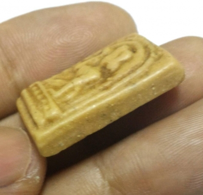 นางกวัก หลวงพ่อกวย โฆษิตาราม เนื้อสวย ขึ้นมัน เม็ดมวลสารเพียบ เนื้อหาดูเอาครับ ขึ้นคราบเก่าตามยุคตามกาลเวลา หายากครับ