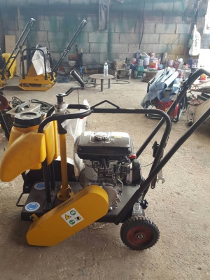 เครื่องตัดปูน LUMAN  พร้อมถังน้ำ