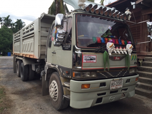 ขายด่วนสิบล้อดั้มสามมิตร3H. 195แรง ปี38ไฟฟ้า หัวสีเดิม เครื่องเกียร์เดิม สภาพสวยพร้อมใช้