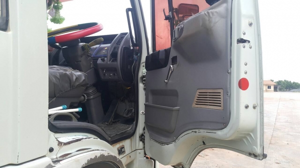 ขายด่วนสิบล้อดั้มสามมิตร3H. 195แรง ปี38ไฟฟ้า หัวสีเดิม เครื่องเกียร์เดิม สภาพสวยพร้อมใช้