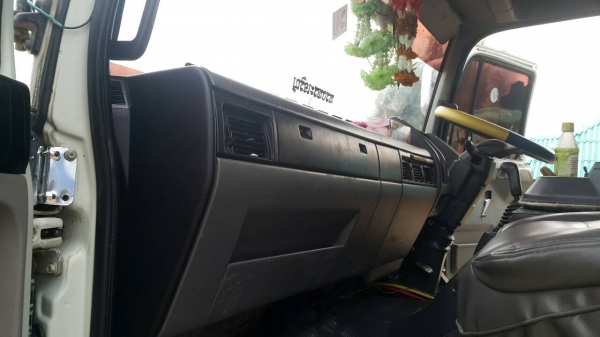 ขายด่วนสิบล้อดั้มสามมิตร3H. 195แรง ปี38ไฟฟ้า หัวสีเดิม เครื่องเกียร์เดิม สภาพสวยพร้อมใช้