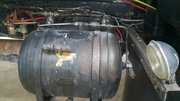 ขายด่วนสิบล้อดั้มสามมิตร3H. 195แรง ปี38ไฟฟ้า หัวสีเดิม เครื่องเกียร์เดิม สภาพสวยพร้อมใช้