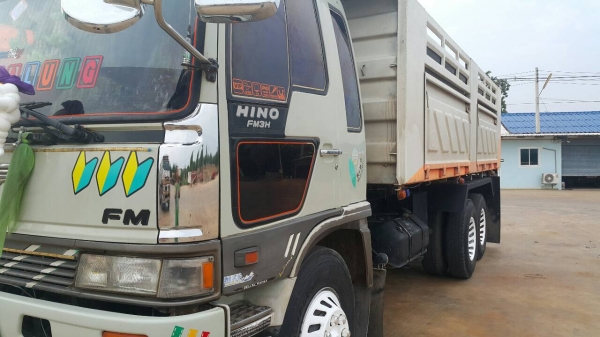 ขายด่วนสิบล้อดั้มสามมิตร3H. 195แรง ปี38ไฟฟ้า หัวสีเดิม เครื่องเกียร์เดิม สภาพสวยพร้อมใช้