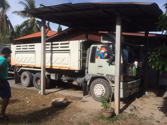 ขายด่วนสิบล้อดั้มสามมิตร3H. 195แรง ปี38ไฟฟ้า หัวสีเดิม เครื่องเกียร์เดิม สภาพสวยพร้อมใช้