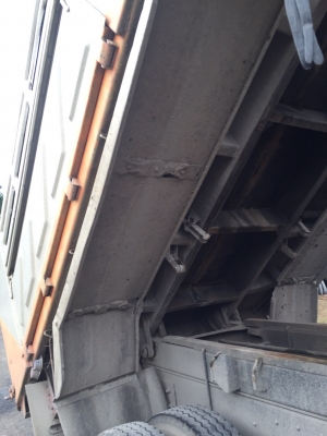 ขายด่วนสิบล้อดั้มสามมิตร3H. 195แรง ปี38ไฟฟ้า หัวสีเดิม เครื่องเกียร์เดิม สภาพสวยพร้อมใช้