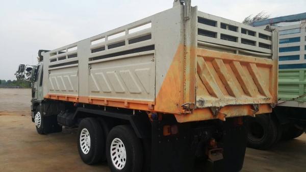 ขายด่วนสิบล้อดั้มสามมิตร3H. 195แรง ปี38ไฟฟ้า หัวสีเดิม เครื่องเกียร์เดิม สภาพสวยพร้อมใช้