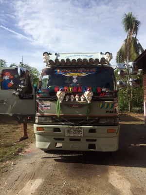 ขายด่วนสิบล้อดั้มสามมิตร3H. 195แรง ปี38ไฟฟ้า หัวสีเดิม เครื่องเกียร์เดิม สภาพสวยพร้อมใช้