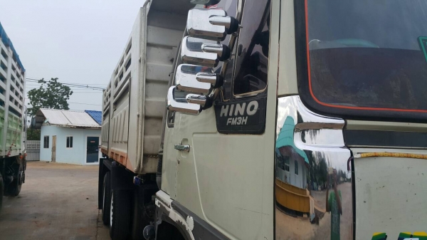 ขายด่วนสิบล้อดั้มสามมิตร3H. 195แรง ปี38ไฟฟ้า หัวสีเดิม เครื่องเกียร์เดิม สภาพสวยพร้อมใช้